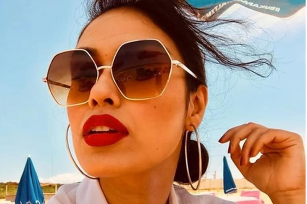 OVOJ DEVOJCI SE DIVI CEO SVET! Misica vratila krunu da bi opet radila kao doktorka u vreme koronavirusa