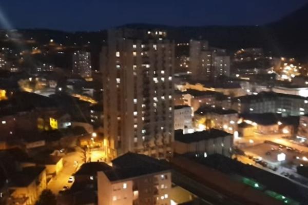 U SRPSKOM GRADU JE DISANJE OPASNO PO ŽIVOT! Svi da se ZATVORE u kuće i da NE OTVARAJU prozore, STIGLO UPOZORENJE!