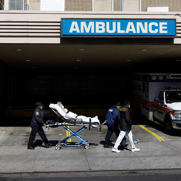 BOLNICE NEMAJU VIŠE MASKI, BROJ MRTVIH RASTE: Dolaze najgori dani za SAD