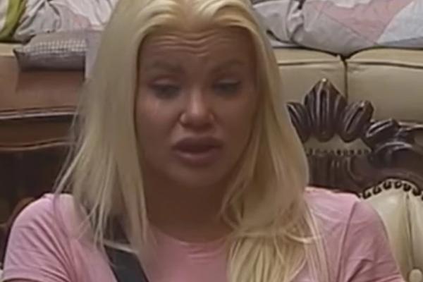 SANJA ZAVRŠILA NA LEKOVIMA, KONZUMIRA ALKOHOL KAKO BI SE SREDILA: Za sve kriva Matora, zar je bila spremna na to!