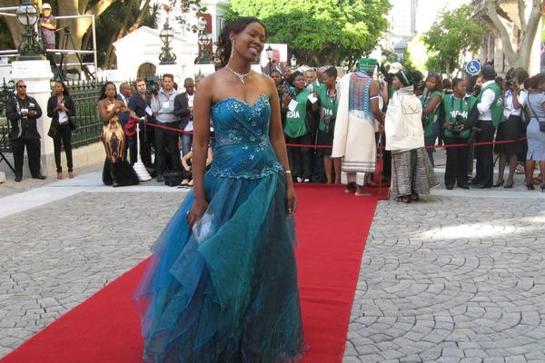 PREDSEDNIK SUSPENDOVAO MINISTARKU ZA KOMUNIKACIJE! Nećete verovati šta je uradila usred zabrane kretanja!