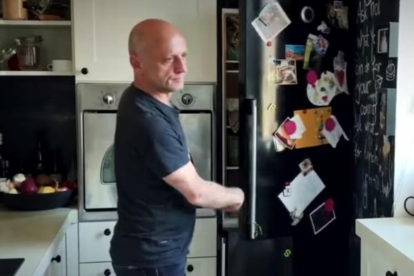 POSLE KORONE VIŠE NEĆEMO GLEDATI ŽIVOT ISTIM OČIMA: Mile Kekin i Hladno pivo imaju hit protiv virusa (VIDEO)