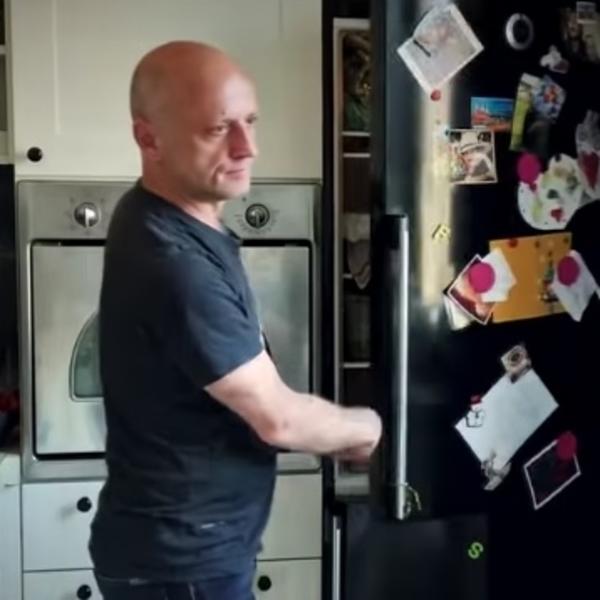 POSLE KORONE VIŠE NEĆEMO GLEDATI ŽIVOT ISTIM OČIMA: Mile Kekin i Hladno pivo imaju hit protiv virusa (VIDEO)