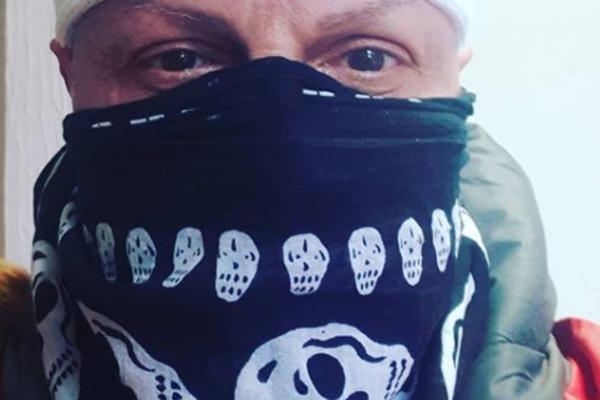 ĐORĐE DAVID NAPUSTIO BOLNICU, KAD SU GA PUSTILI KUĆI PRVO JE STAVIO MASKU I RUKAVICE Evo šta se dešavalo na klinici