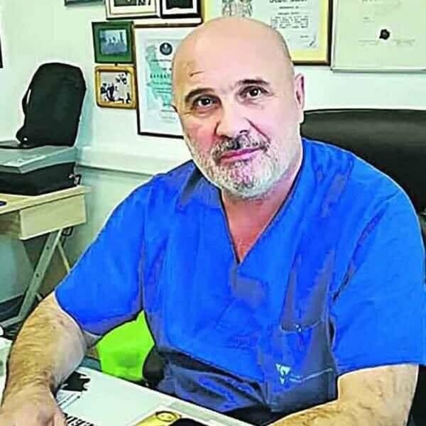 DOKTOR MIODRAG LAZIĆ NA RESPIRATORU: Čuveni lekar u veoma teškom stanju zbor KORONE!