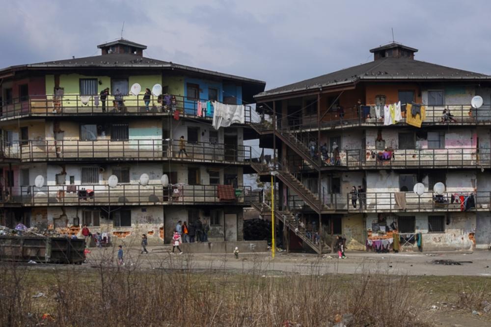 DA LI EVROPA VRAĆA ŽUTE TRAKE I ZATVORENA NASELJA ZA SUMNJIVE? Jedan narod će biti zakatančen u Slovačkoj