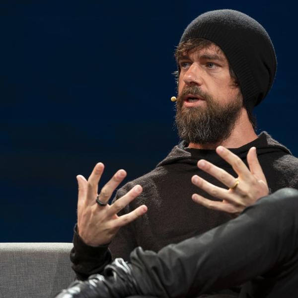 PANKER KOJI JE SA TVITEROM ZARADIO MILIJARDE ODUŠEVIO SVET: Donirao milijardu dolara protiv korone!