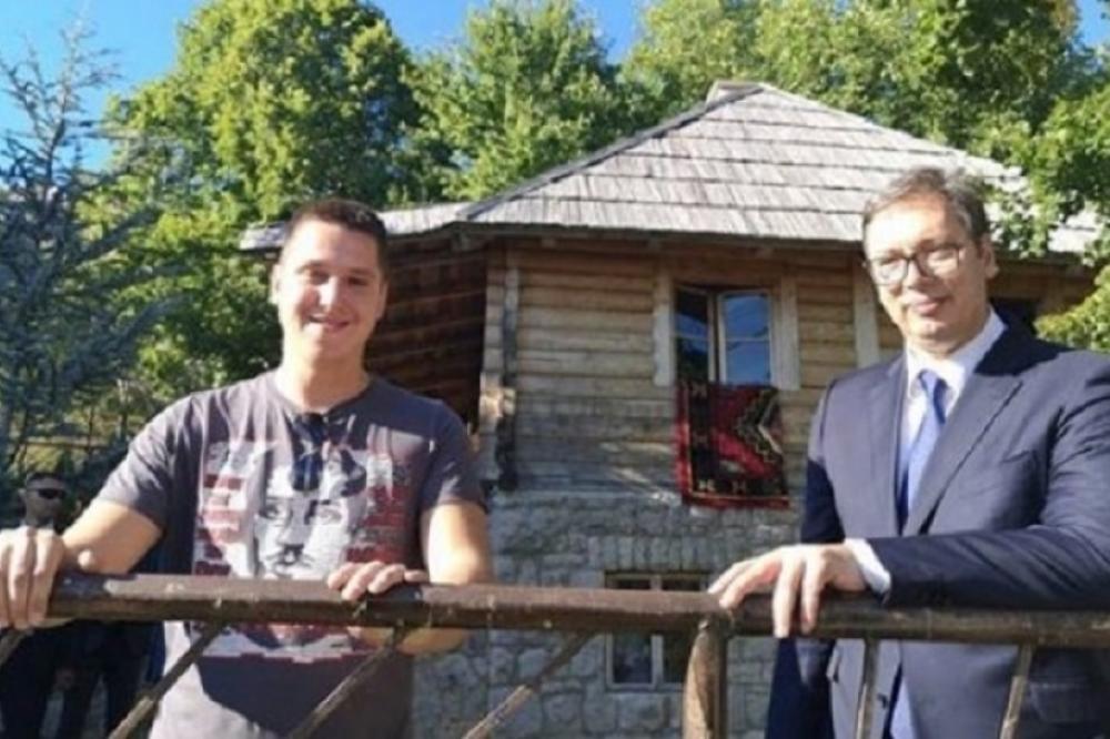 DANILO VUČIĆ SE POVERIO LEKARIMA U INFEKTIVNOJ: Pomenuo je BEOGRADSKI SAJAM!