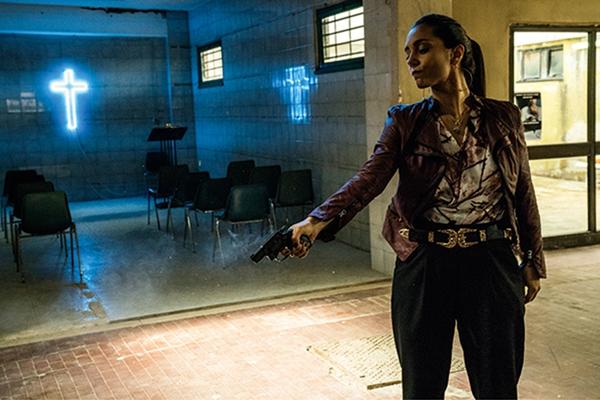 SRBIJOM HARA ŽENSKA BANDA, PROVALJUJU U DOMOVE I KRADU, IMAJU I POMAGAČA! Policija došla do tragova, ovo šokira