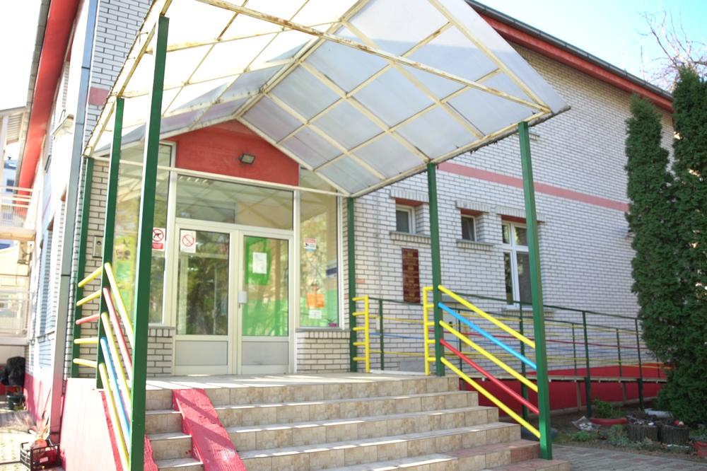 VASPITAČICE U ULOZI KROJAČICA: 5.000 maski za ustanove širom Novog Sada (Video)