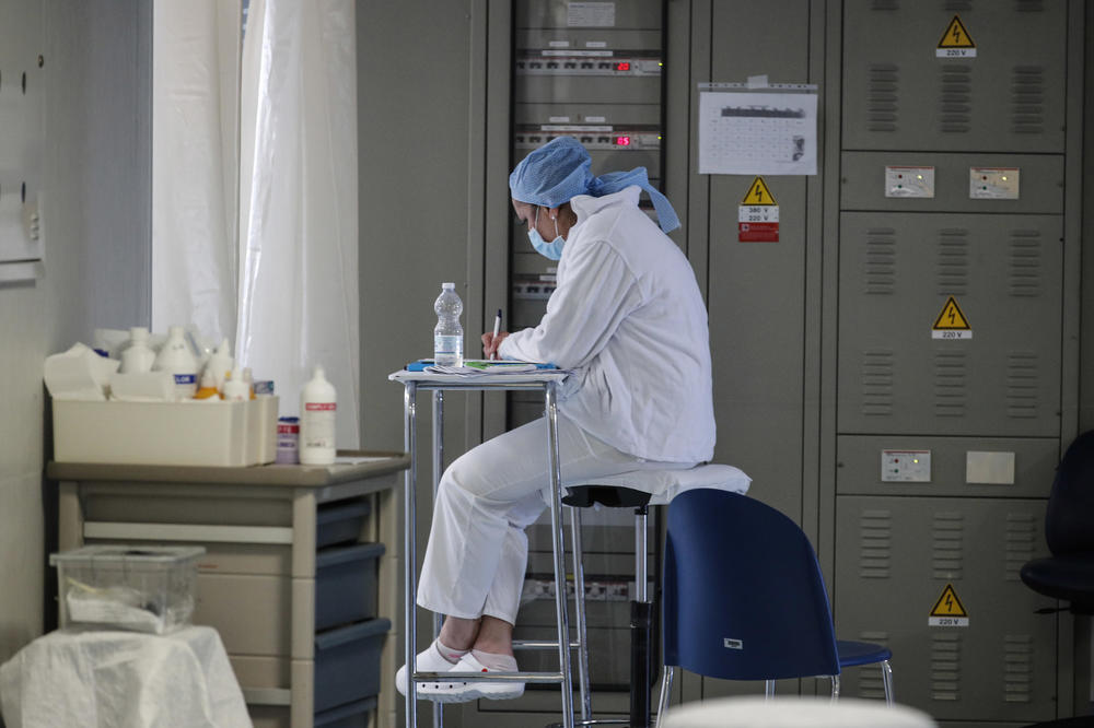 KORONA U LOZNICI: Manje pregleda i hospitalizovanih, dok je na kovid odeljenju preminulo TRI pacijenta