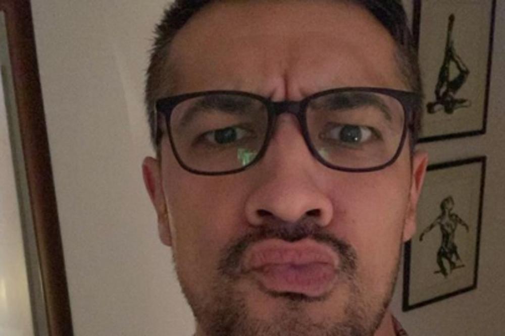 PINKOV VODITELJ SE PLAŠI KORONA VIRUSA! A, onda progovorio i o novim merama koje su uvedene na televiziju!