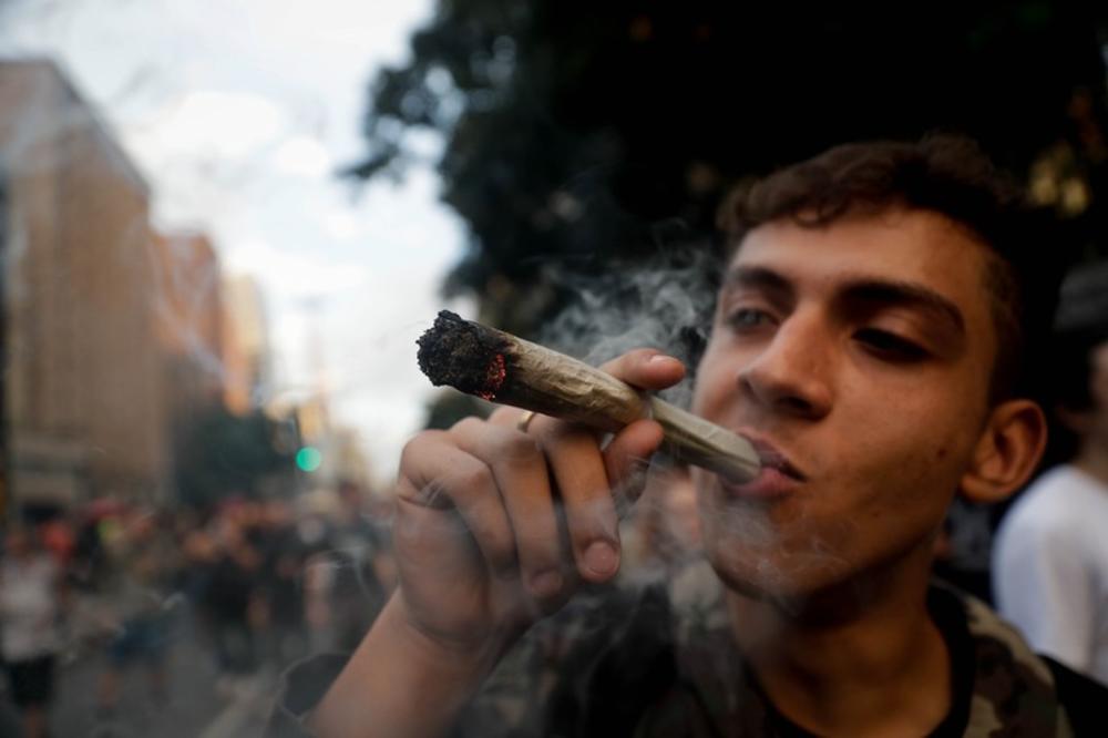 U laboratoriji žive 24 sata, a 1 stvar ih najčešće oda: Evo zašto mladi iz Srbije sve češće "padaju" u Španiji