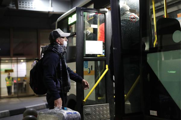 HRVAT SE NAŠAO U VELIKOJ NEPRILICI: Probao na mufte da se umuva u Francusku, tamo ga je dočekao HAOS!