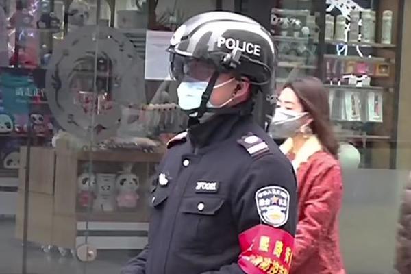 KINOM PATROLIRAJU TERMINATORI: Policija dobila novu opremu, ljudi se pitaju šta je ovo (VIDEO)