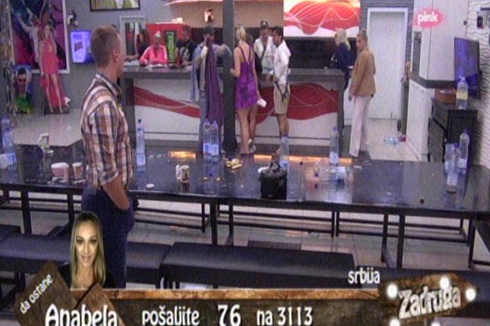 BOLJA DA NIJE DOBILA PITANJA? Milica besna: Mi smo poslednja rupa na svirali!