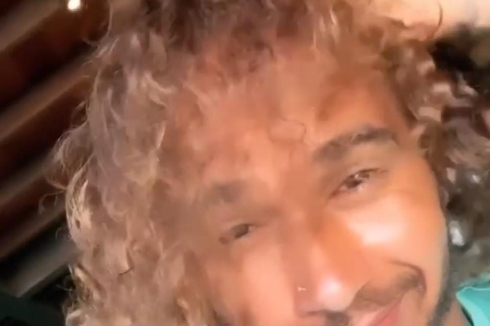 NIKADA NEĆETE POGODITI KO JE OVO: Svaki dan njegovo ime čujete bar jednom, a sada ima kosu kao Šakira!