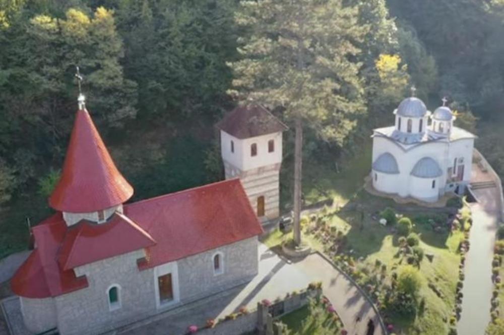 OVAJ SRPSKI MANASTIR JE VELIKA MISTERIJA: 2 FRESKE u njemu niko ne ume da objasni, kada ih vidite, znaćete zašto