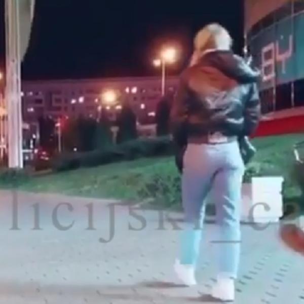 SRPKINJA SE KRILA OD POLICIJE, A SVI SU GLEDALI U NJENU GUZU: Slobodno proverite zašto!
