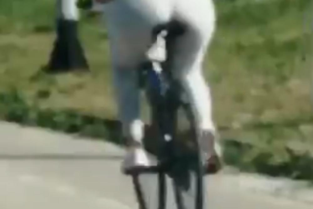 BALKANSKI POLICAJCI GLEDAJU U ZADNJICU ZGODNE DEVOJKE NA BICIKLU I DOVIKUJU PROSTAKLUKE: Procureo snimak! (VIDEO)