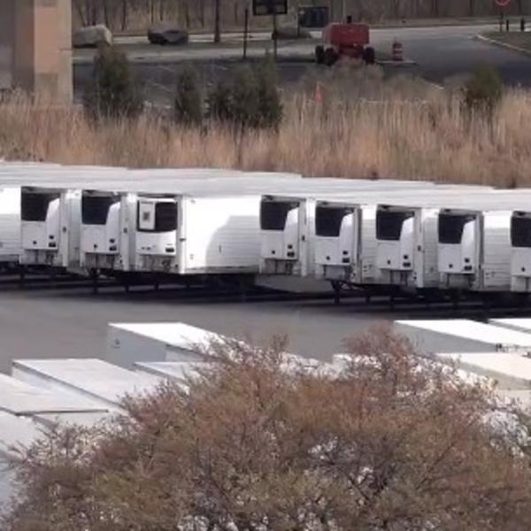 STRAVIČAN SNIMAK IZ NJUJORKA OBIŠAO JE SVET: Bele prikolice koje se gomilaju na ostrvu kriju STRAŠNU TAJNU! (VIDEO)