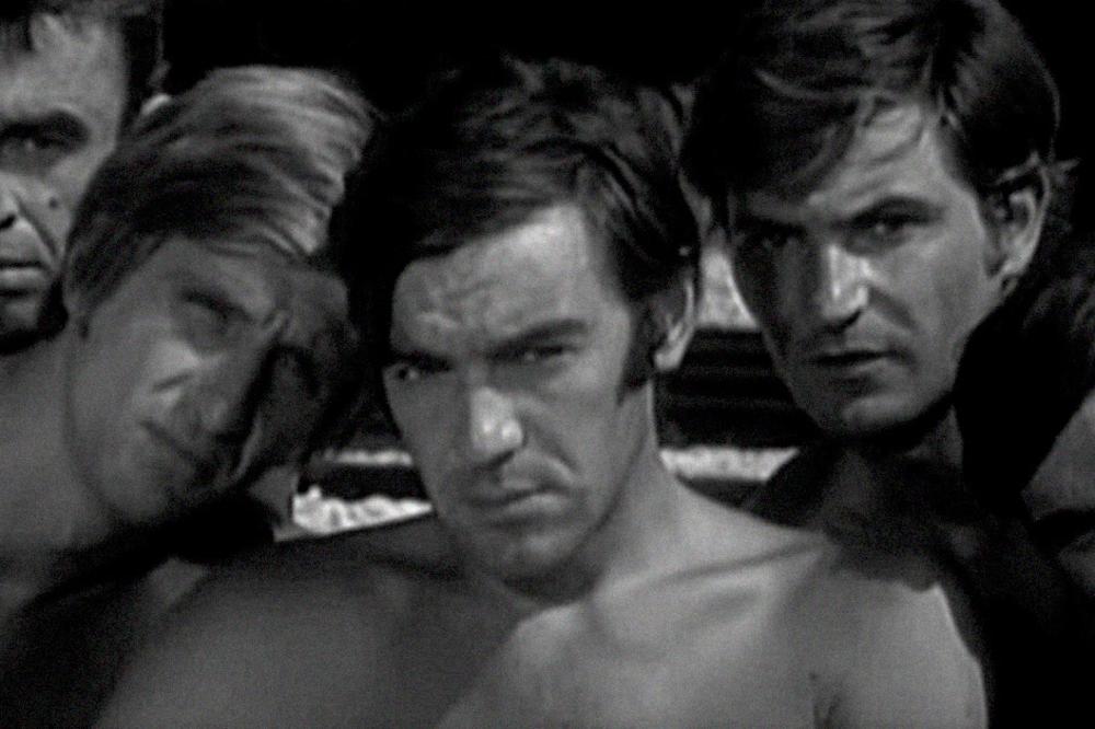 DA LI PREPOZNAJETE GLUMCA SA SLIKE? Bio je jedan od najboljih frajera, bivši hokejaš i bokser - sada legenda