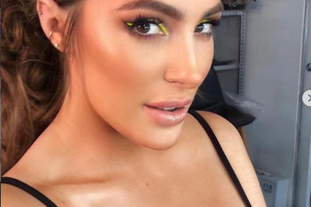 NIKAD VATRENIJA! SENIDA INTIMNOM FOTKOM PROBUDILA MAŠTU MUŠKARCIMA: Instagram BRUJI o pevačicinim NAGIM oblinama!