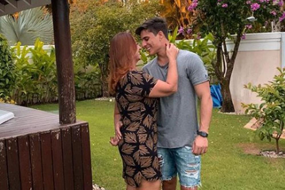 TURBULENCIJE U VEZI NEJMAROVE MAJKE I 30 GODINA MLAĐEG DEČKA: Policija intervenisala posle ušivanja u bolnici!