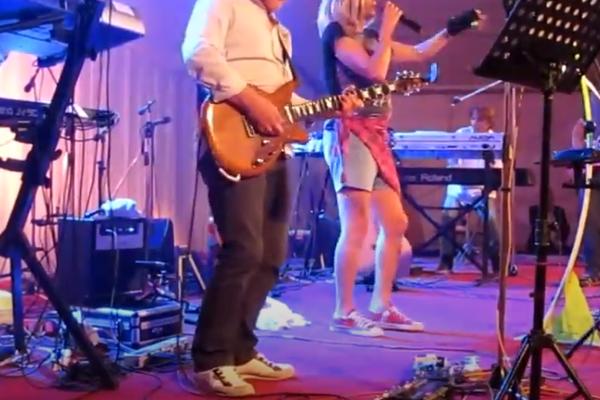 PREMINUO BIVŠI ČLAN GRUPE "AMADEUS": Muzičara usmrtio koronavirus!