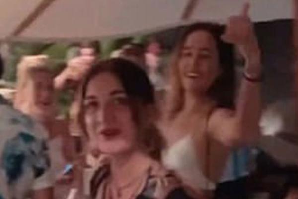 PROCUREO SNIMAK SA KORONAŽURKE BAHATE DECE BOGATAŠA: Ovde se može videti svašta! (VIDEO)