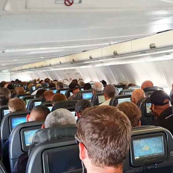 HOROR NA LETU: Putnik zaražen korona virusom preminuo u avionu