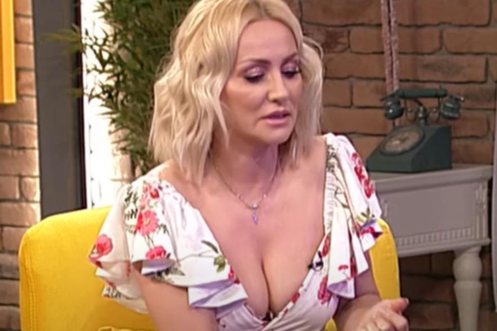 AU, SA KAKVIM MACANOM JE GOCA TRŽAN U KREVETU! A Raše nigde na vidiku, nagrabusio je kada ga bude video!