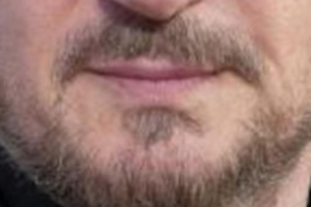 OD OVE JEZIVE VESTI SUZE SAME KREĆU! GLUMAC DONEO NAJTEŽU ODLUKU U ŽIVOTU! Isključio suprugu sa aparata