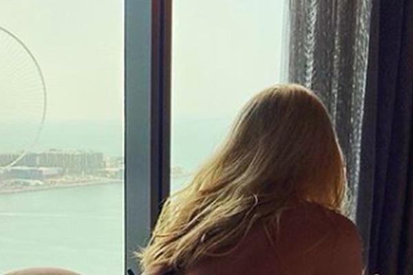 PREDSEDNICA KLUBA OBJAVILA ŠOKANTAN KUĆNI VIDEO: Skinula je sve sa sebe, a onda je počela da se dira "tamo dole"!