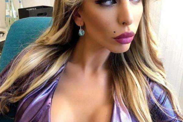 KUĆNI SNIMAK STARLETE NAJTRAŽENIJI NA SAJTU ZA ODRASLE: Ava Karabatić na vrhuncu karijere!