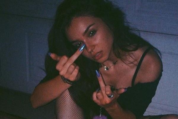 BRESKVICI UNIŠTEN AUTOMOBIL: Pevačica preživela krvnički NAPAD, morala je HITNO da reaguje!