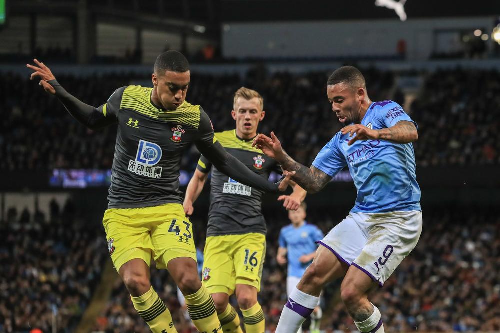 SLAVNI FUDBALER UBIO SOPSTVENO DETE? Sve je uradio tabletom, smejao se kad je umrlo!