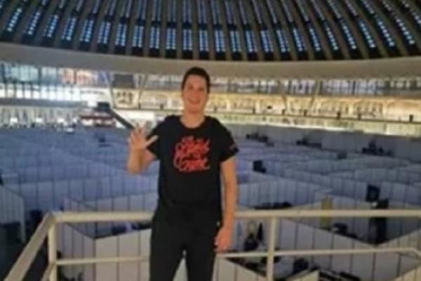 DANILO VUČIĆ NEMA NIKAKVE POVLASTICE NA SAJMU: Pojavile se nove fotografije, predsednikov sin kao sav normalan svet