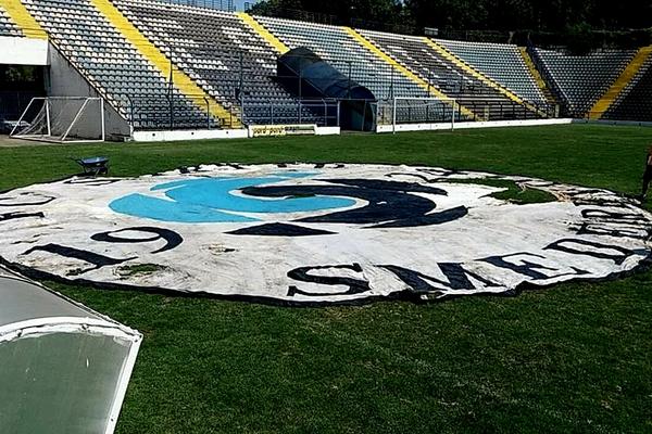 UPAO NA STADION SMEDEREVA I OPUSTOŠIO GA: Nepoznato lice ukralo lopte, 500.000 dinara, televizor i trenerke!