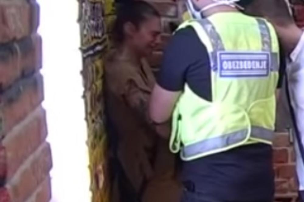 KRVAVI USKRS U ZADRUZI! Mina zarila sebi staklo u ruku dok obezbeđenje pokušava da joj pomogne!