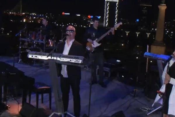 SPEKTAKL SAŠE MATIĆA NA KALEMEGDANU: Pevač napravio sjajan koncert za sve u izolaciji pa se setio i pokojnog Šabana