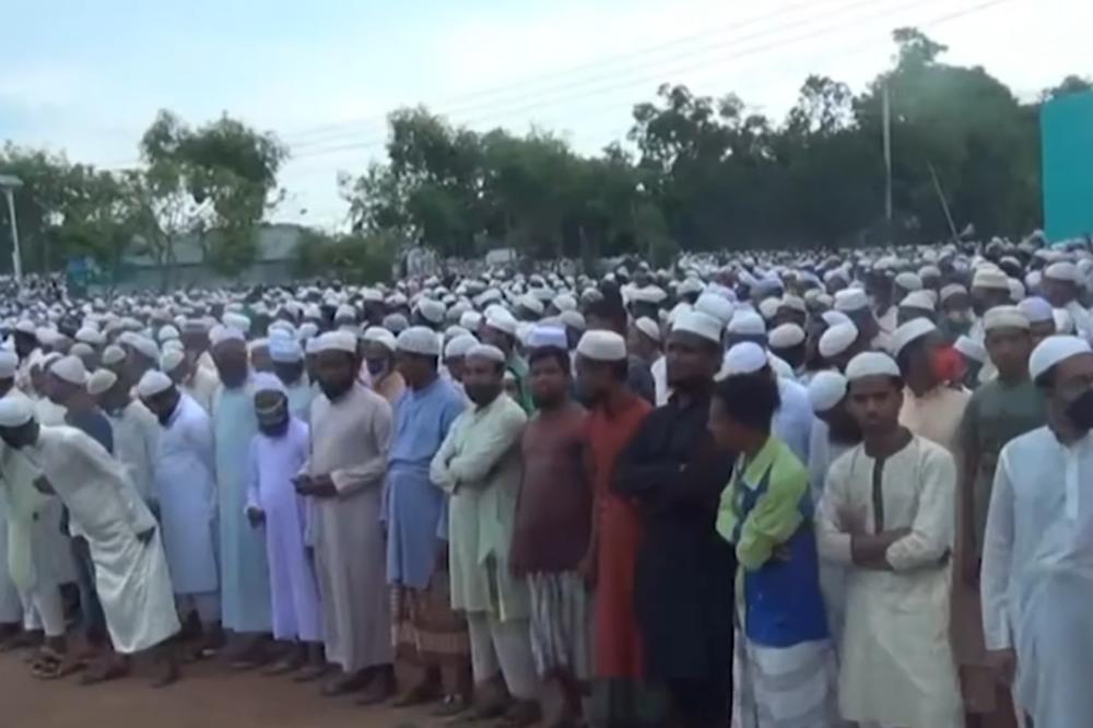 MUSLIMANI IZ BANGLADEŠA OSUDILI NAPAD NA PALESTINCE: Posle molitve održali protest!