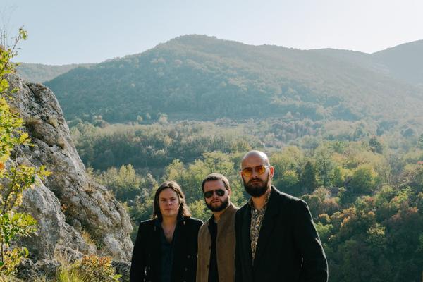 Prljave sestre imaju novi spot za pesmu Talas