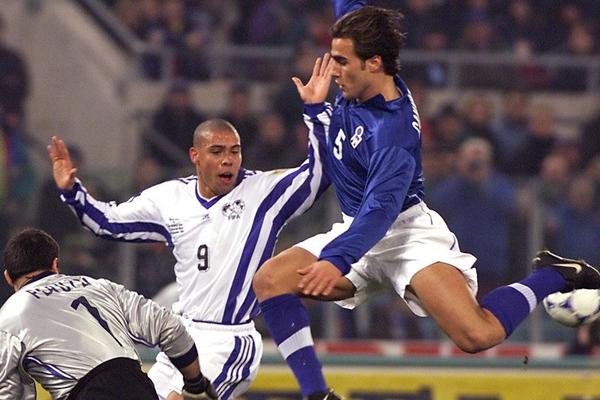 RONALDO REKAO DA JE PREŽIVEO PREBIJANJA U KALČU, KANAVARO SE SAMO NASMEJAO: Novi sjajan lajv sa Brazilcem!