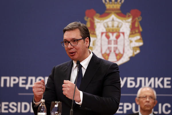 OVDE NE VAŽI, DA KOMŠIJI CRKNE KRAVA! Vučić komentarisao situaciju sa padom cene nafte! Dao je prognozu za Srbiju