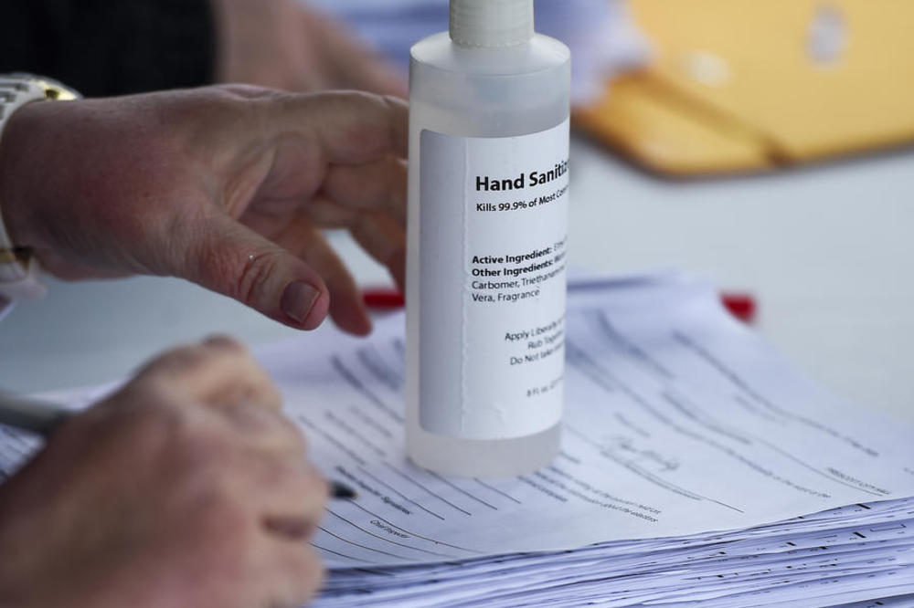 DOK AMERIKANCI ČEKAJU NOVOG PREDSEDNIKA virus se ŠIRI zemljom! Ovo je NAJCRNJI REKORD!