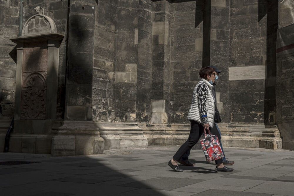 Bosanka, Austrija, Zaštitna maska, Koronavirus, Korona virus, Korona-virus, Covid-19, Covid 19