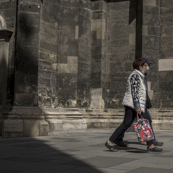 ISTOK AUSTRIJE POD KLJUČEM: Tri pokrajine počele sa primenom oštrih mera, policija kontroliše izlaske!
