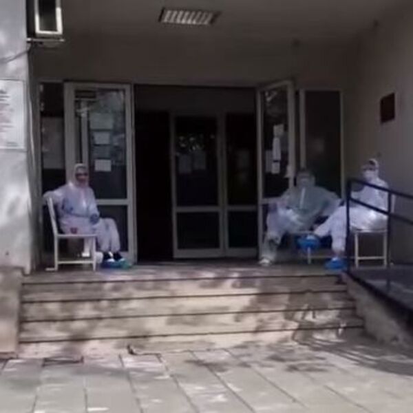 PRAZNIK ZA OČI U COVID AMBULANTI NA USKRS: Lekari u ovom gradu su u nedelju imali vremena i da popiju kafu (VIDEO)