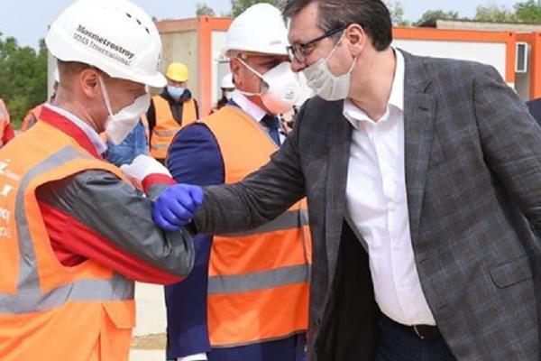 PITALI SU VUČIĆA ZAŠTO UBLAŽAVA MERE DONETE ZBOG KORONE! Svi treba da čuju odgovor predsednika Srbije!